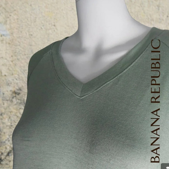 Banana Republic | V-Neck Long Sleeve Tunic | Green | NWT - Picture 4 of 6